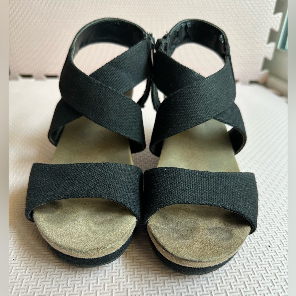 Women’s Size 9 Lucky Brand Black Strappy Wedges